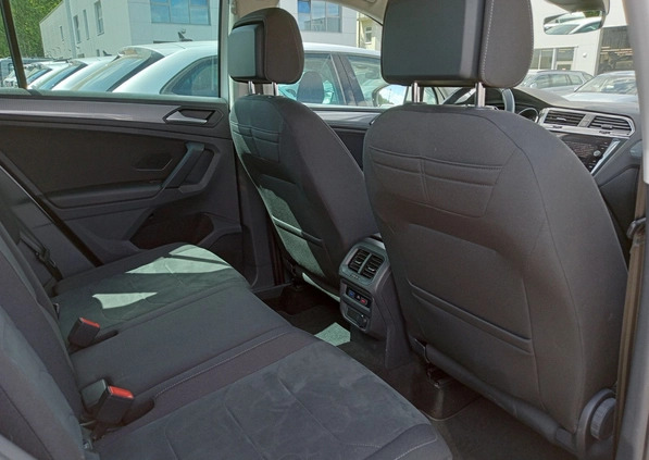 Volkswagen Tiguan cena 104900 przebieg: 82770, rok produkcji 2020 z Buk małe 529